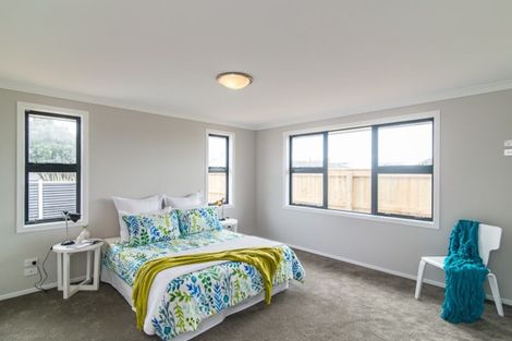 Photo of property in 1 Seagrass Place, Otaki Beach, Otaki, 5512