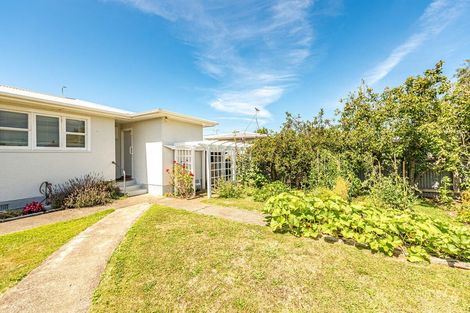 Photo of property in 26 Selwyn Crescent, College Estate, Whanganui, 4500