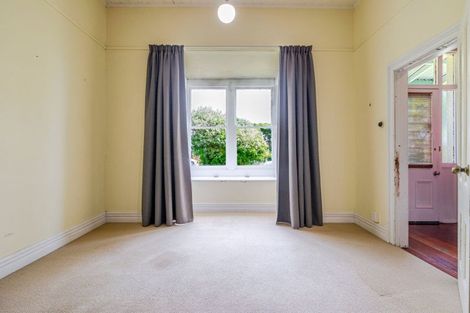 Photo of property in 5 Hereford Street, West End, Palmerston North, 4410