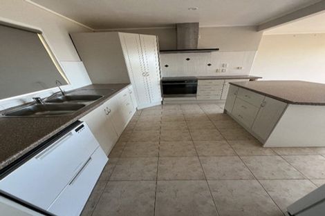 Photo of property in 10 Sykes Avenue, Hatfields Beach, Orewa, 0931