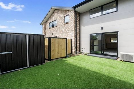 Photo of property in 2/17 Pearce Crescent, Taita, Lower Hutt, 5011