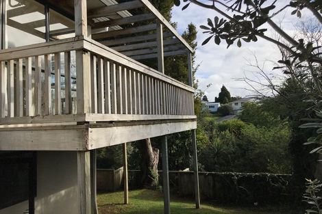 Photo of property in 15 Springside Place, New Lynn, Auckland, 0600