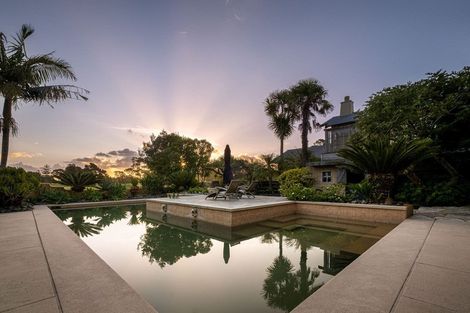 Photo of property in 214 Oceanbeach Road, Mount Maunganui, 3116