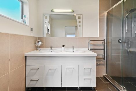 Photo of property in 29 Ina Ville Drive, Pukekohe, 2120