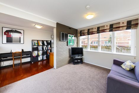 Photo of property in 3 Wharenui Terrace, Roslyn, Palmerston North, 4414