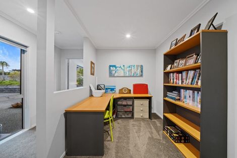 Photo of property in 2 Stonedale Drive, Pukekohe, 2120