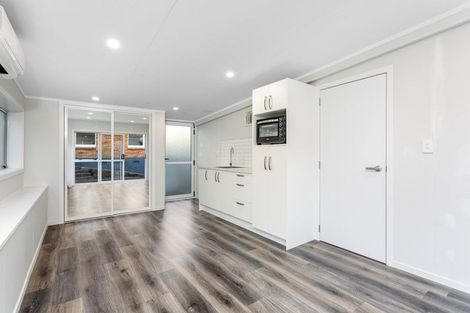 Photo of property in 19 Lawrence Crescent, Hillpark, Auckland, 2102