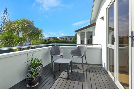 Photo of property in 1/37 Kiwi Esplanade, Mangere Bridge, Auckland, 2022