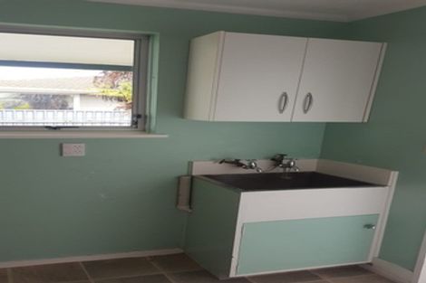 Photo of property in 1/145 Ruamahanga Crescent, Terrace End, Palmerston North, 4410