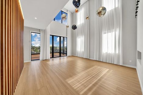 Photo of property in 28 Roxborough Place, East Tamaki Heights, Auckland, 2016