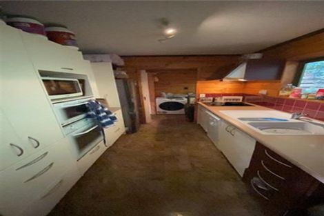 Photo of property in 21b Fernhaven Grove, Newlands, Wellington, 6037