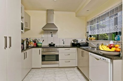 Photo of property in 41 Forrest Hill Road, Milford, Auckland, 0620