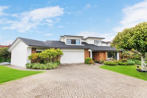 Photo of property in 8 Gillard Place, Eastern Beach, Auckland, 2012