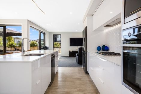 Photo of property in 29a Waitaria Terrace, Aotea, Porirua, 5024