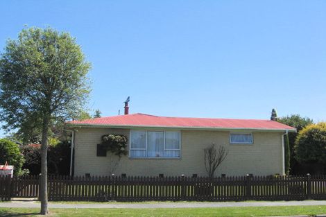 Photo of property in 37 Oldwood Street, Bishopdale, Christchurch, 8053