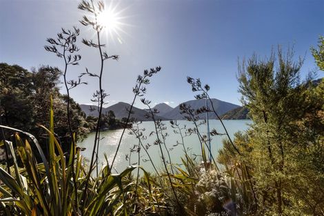 Photo of property in 577 Queen Charlotte Drive, Havelock, Picton, 7281