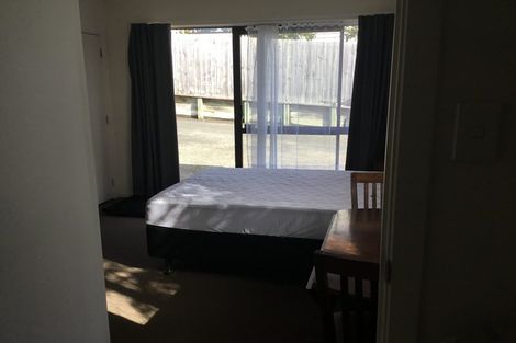 Photo of property in 8c Schnapper Rock Road, Schnapper Rock, Auckland, 0632