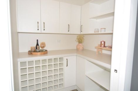 Photo of property in 4 Avalanche Place, Wanaka, 9305