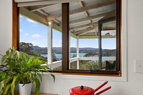 Photo of property in 28 Brick Bay Drive, Sandspit, Warkworth, 0982