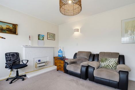 Photo of property in 21 Robert Street, Marton, 4710