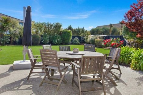 Photo of property in 37 Hussey Road, Harewood, Christchurch, 8051