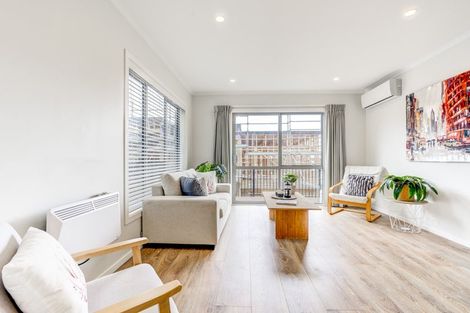 Photo of property in 9/19 Ruakiwi Road, Hamilton Lake, Hamilton, 3204