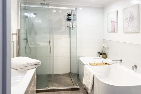 Photo of property in 39 Emlyn Place, Torbay, Auckland, 0630