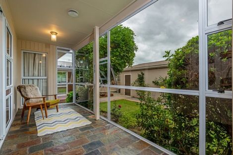 Photo of property in 86 Wikiriwhi Crescent, Awapuni, Palmerston North, 4412