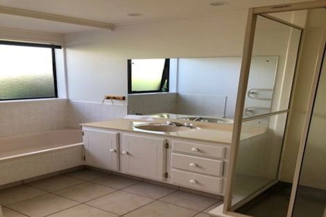 Photo of property in 15 Charles Prevost Drive, The Gardens, Auckland, 2105