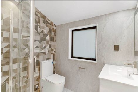 Photo of property in 425f Great South Road, Opaheke, Papakura, 2113