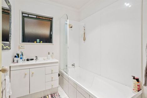 Photo of property in 30a Captain Scott Road, Glen Eden, Auckland, 0602