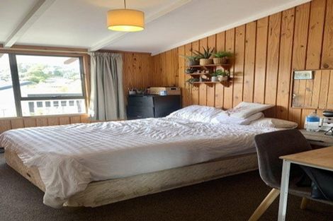 Photo of property in 69 Peach Road, Glenfield, Auckland, 0629