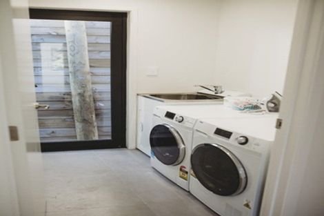 Photo of property in 6 Bright Way, Lower Vogeltown, New Plymouth, 4310