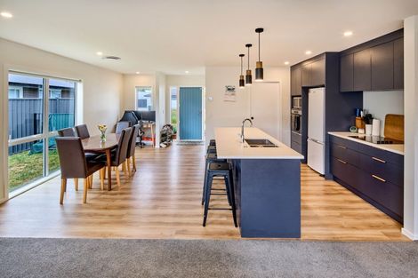 Photo of property in 28 Cynisca Crescent, Wallaceville, Upper Hutt, 5018