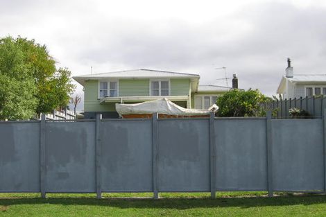 Photo of property in 14 Palmer Avenue, Glen Eden, Auckland, 0602
