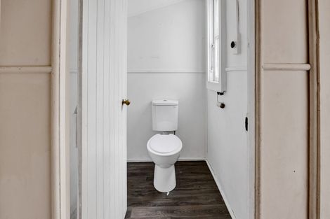 Photo of property in 604 Haowhenua Place, Hawera, 4674