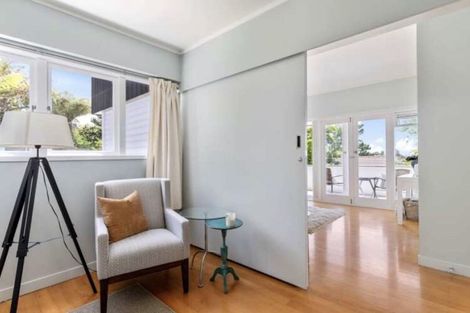 Photo of property in 2 Pine Hill Crescent, Browns Bay, Auckland, 0630