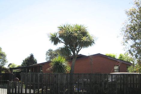 Photo of property in 8 Denniston Crescent, Redwood, Christchurch, 8051