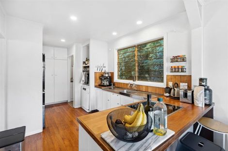 Photo of property in 8 James Grove, Stokes Valley, Lower Hutt, 5019