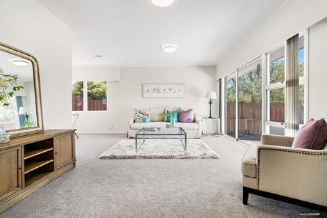 Photo of property in 43 Cascades Road, Pakuranga Heights, Auckland, 2010