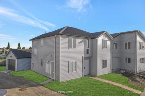 Photo of property in 27 Stitchbird Crescent, Papakura, 2110