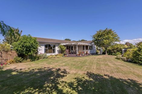 Photo of property in 2 Kahukura Road, Hei Hei, Christchurch, 8042