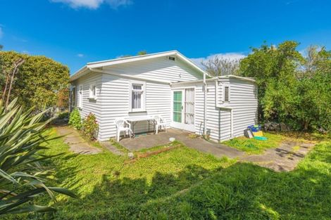 Photo of property in 100 Gonville Avenue, Gonville, Whanganui, 4501