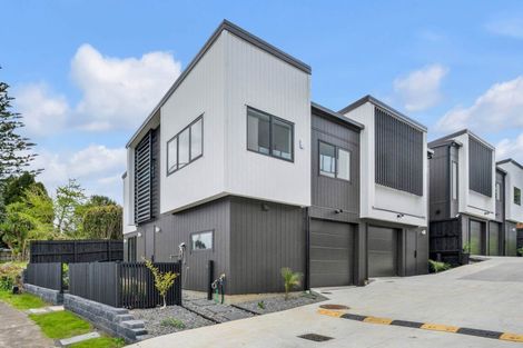 Photo of property in 2/24 Great South Road, Manurewa, Auckland, 2102
