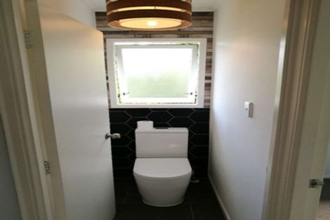 Photo of property in 2/10 Mander Place, Bucklands Beach, Auckland, 2012