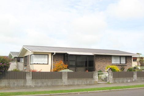 Photo of property in 35 Stafford Street, Waitara, 4320