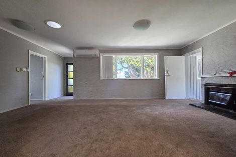 Photo of property in 14 Sutton Crescent, Papakura, 2110