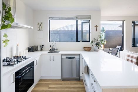 Photo of property in 2/4 Duncan Road, Saint Andrews, Hamilton, 3200