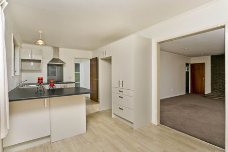 Photo of property in 7 Tahu Crescent, Sunnynook, Auckland, 0620