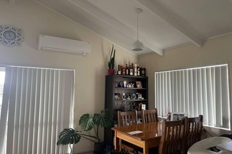 Photo of property in 357 Glenfield Road, Glenfield, Auckland, 0629